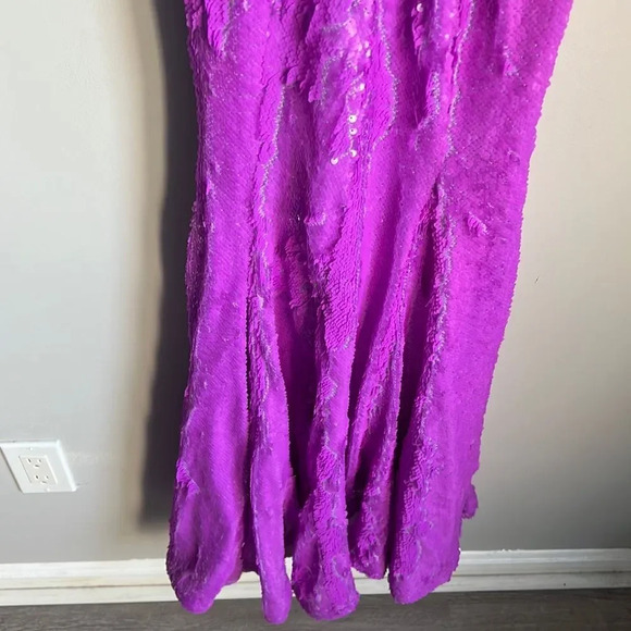 X BY NBD sequined Chiquitita Gown In maxi Lavender - Picture 4 of 12